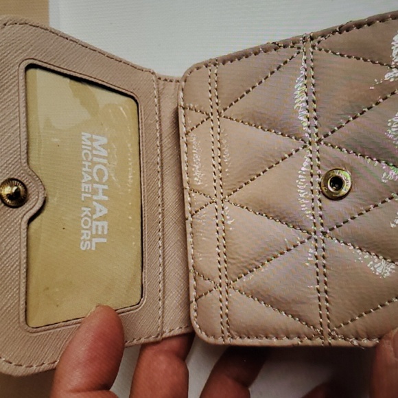 NWT Michael Kors Women's Trifold Polished Leather Wallet OYSTER - Picture 5 of 11